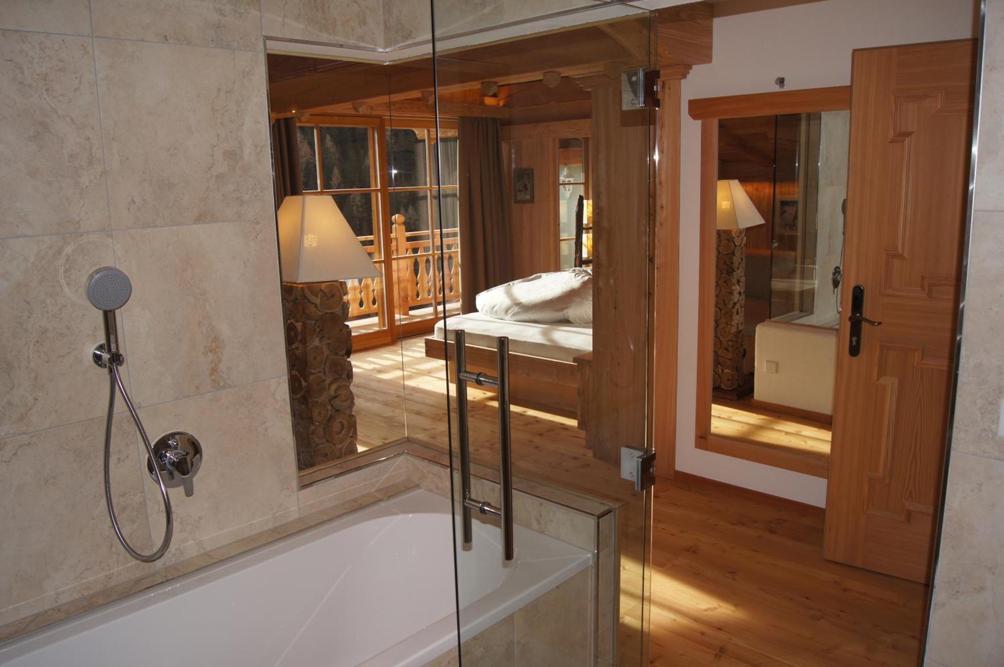 Dorfhotel Beludei Santa Cristina Val Gardena Room photo
