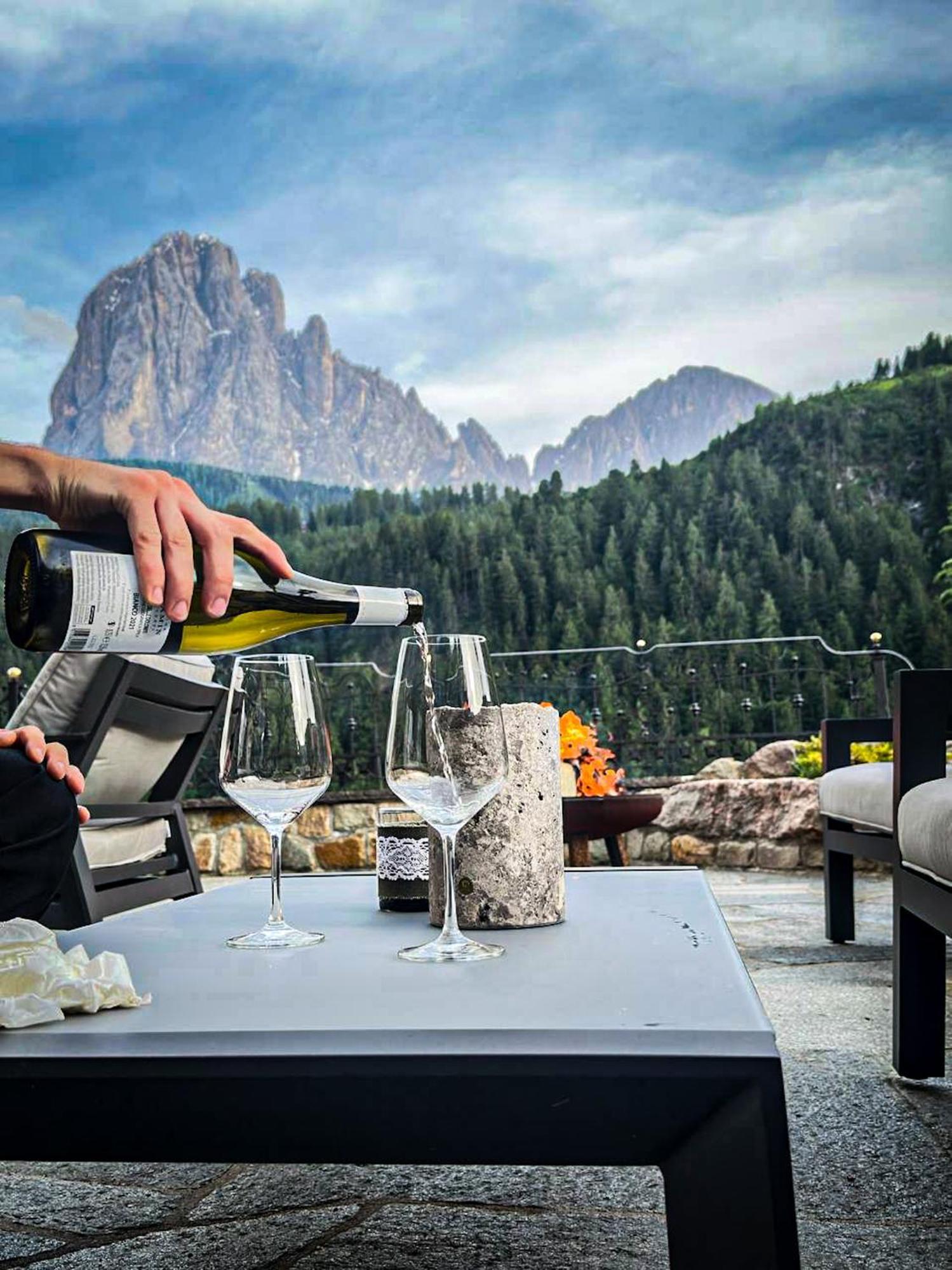Dorfhotel Beludei Santa Cristina Val Gardena Exterior photo
