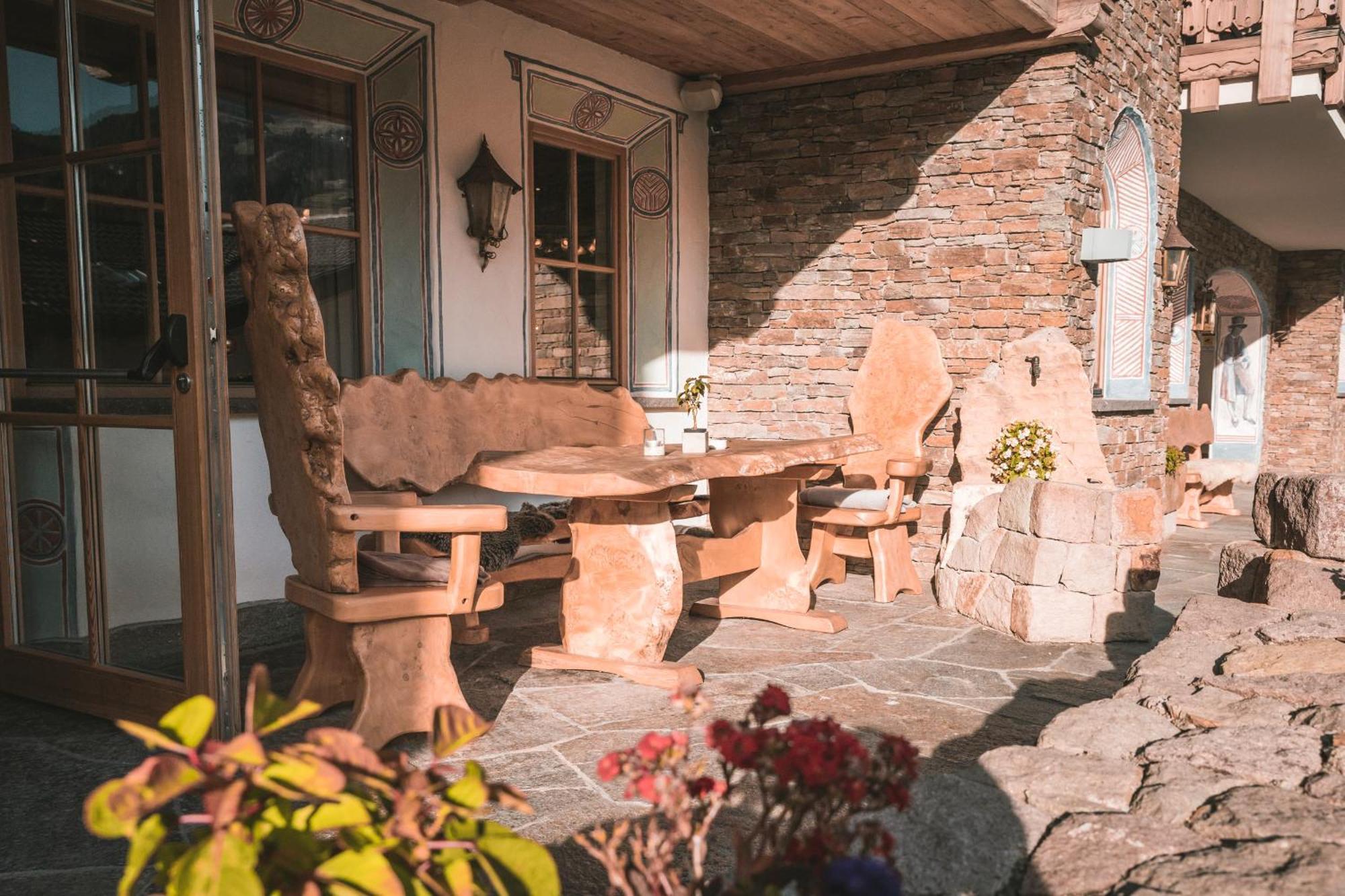Dorfhotel Beludei Santa Cristina Val Gardena Exterior photo