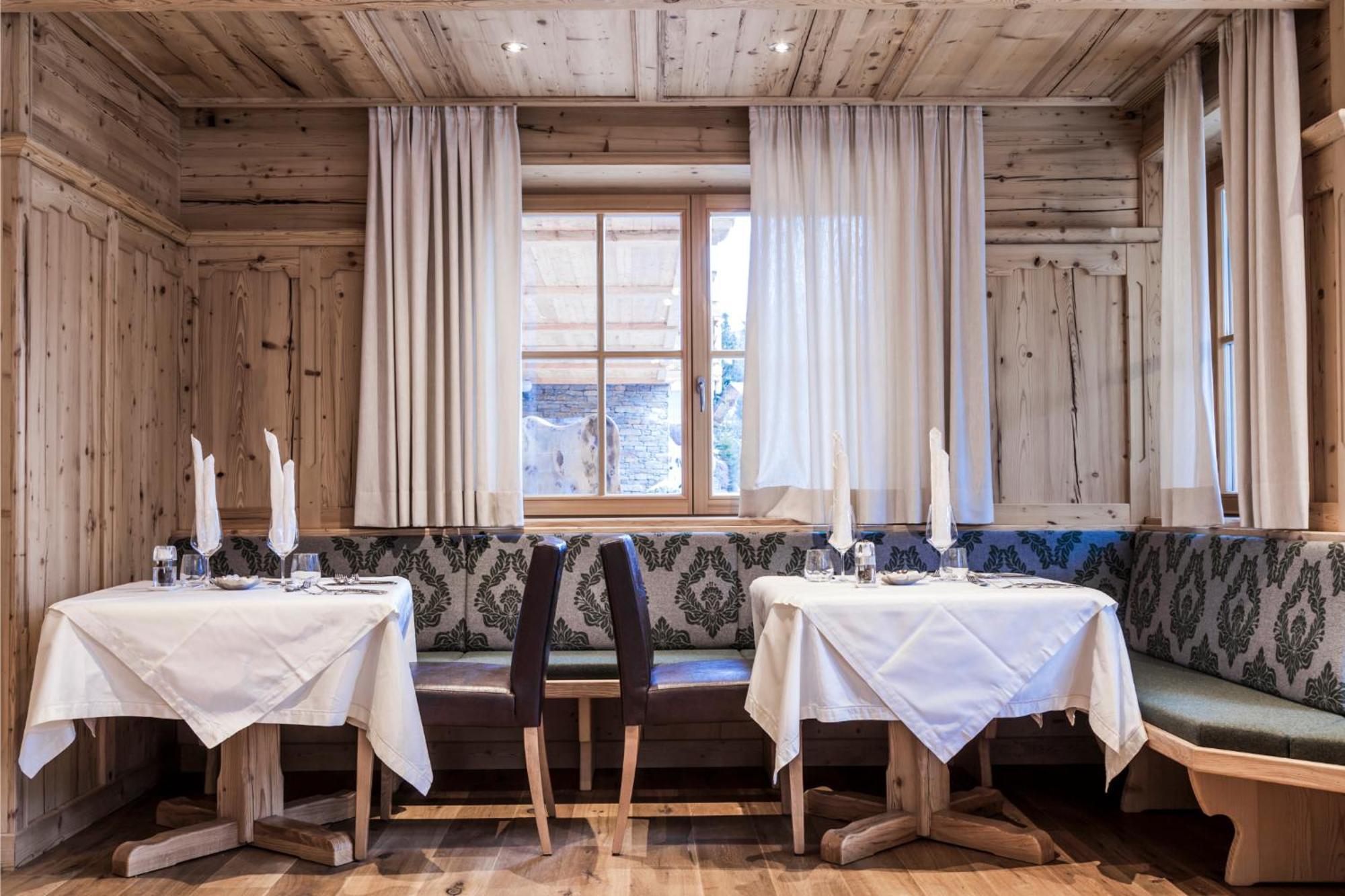 Dorfhotel Beludei Santa Cristina Val Gardena Exterior photo
