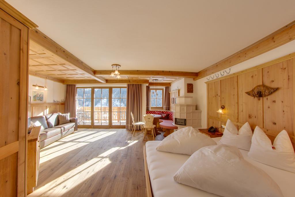 Dorfhotel Beludei Santa Cristina Val Gardena Room photo