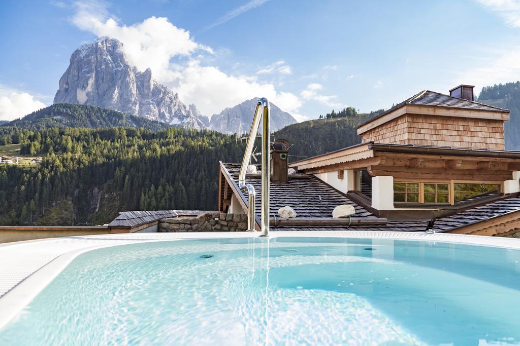 Dorfhotel Beludei Santa Cristina Val Gardena Exterior photo